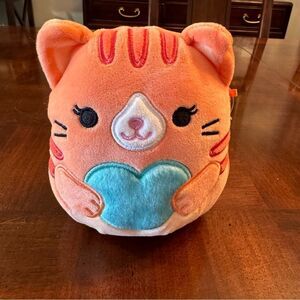 Squishmallows  Valentines Gigi the Tabby Cat Holding a Fuzzy Heart 5" Toy
